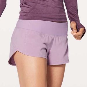 Lulu Lemon Speed Up Short 2.5”
